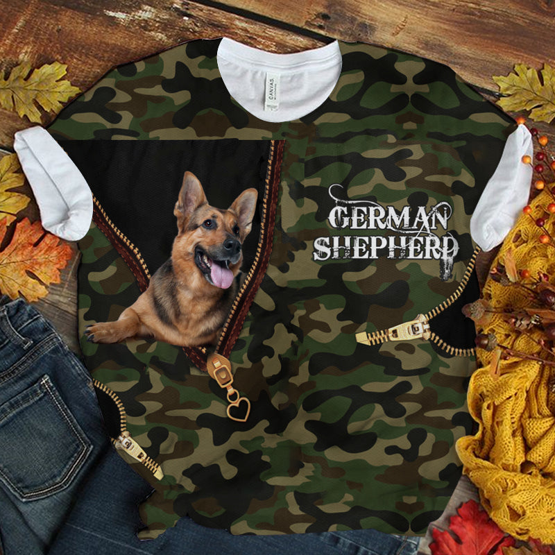 german shepard 3 Camo T-shirt